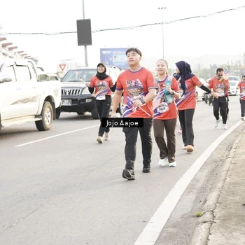 Runner Photo 6030067