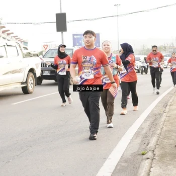 Runner Photo 6030074