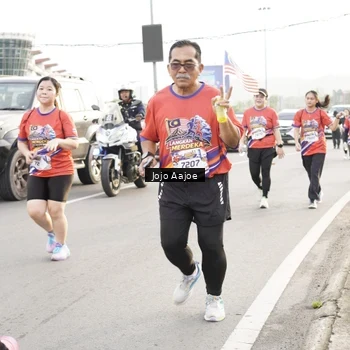 Runner Photo 6030075