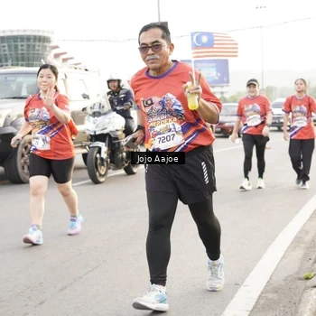 Runner Photo 6030076
