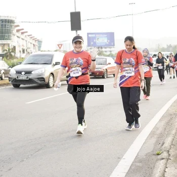 Runner Photo 6030087