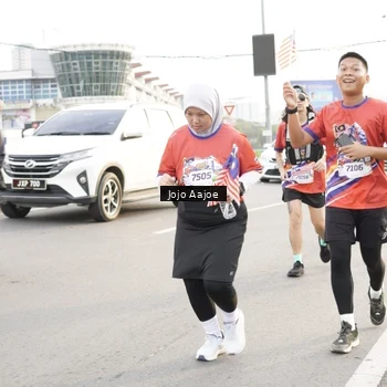 Runner Photo 6030111