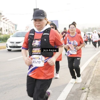 Runner Photo 6030198