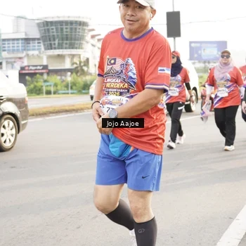 Runner Photo 6030245