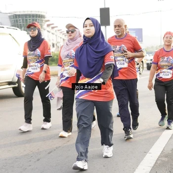 Runner Photo 6030247