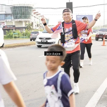 Runner Photo 6030301