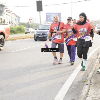 Runner Photo 6030337