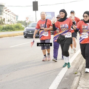 Runner Photo 6030342