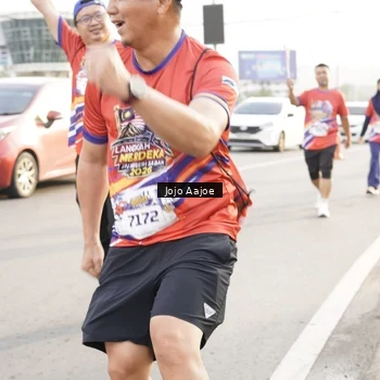 Runner Photo 6030368