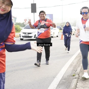 Runner Photo 6030374