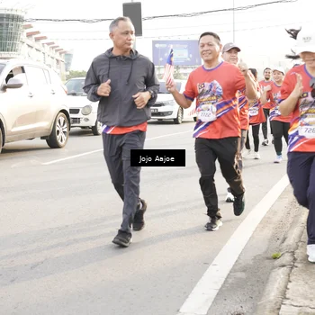 Runner Photo 6030573
