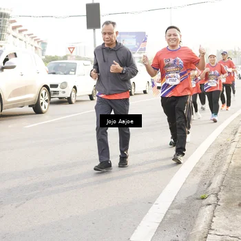 Runner Photo 6030577