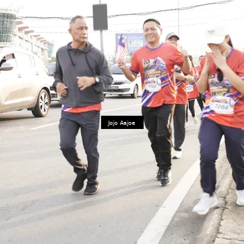 Runner Photo 6030580