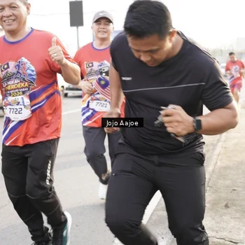 Runner Photo 6030590