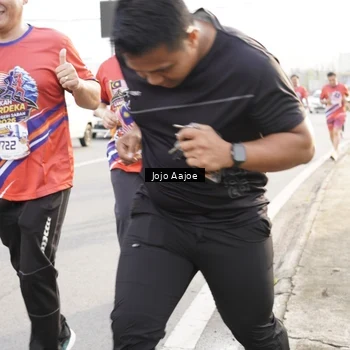 Runner Photo 6030608