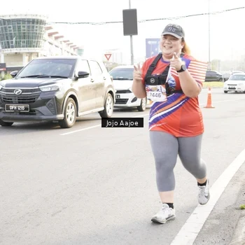 Runner Photo 6030675