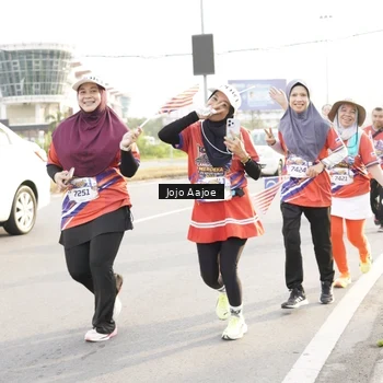 Runner Photo 6030721