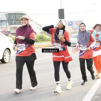 Runner Photo 6030725