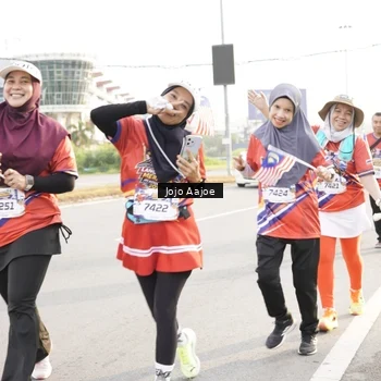 Runner Photo 6030734