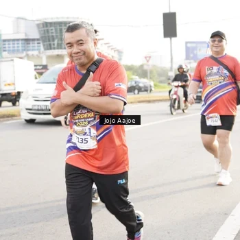 Runner Photo 6030759