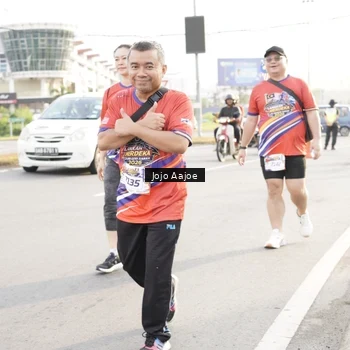 Runner Photo 6030770