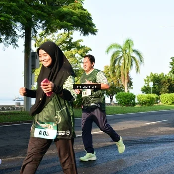 Runner Photo 6030858