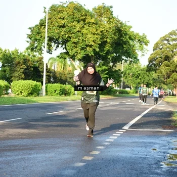 Runner Photo 6030875