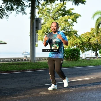 Runner Photo 6030898