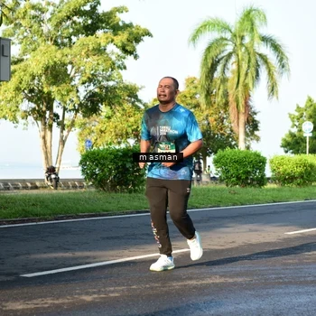 Runner Photo 6030901