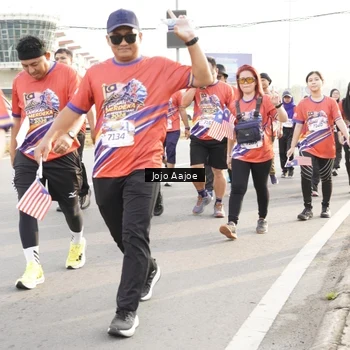 Runner Photo 6031075