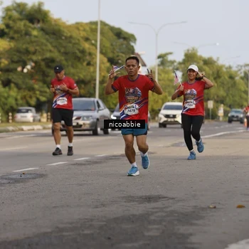Runner Photo 6031736