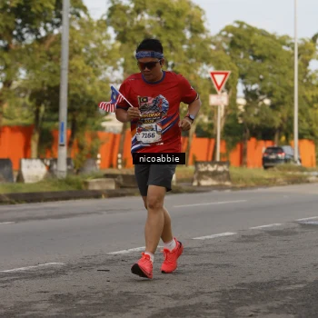 Runner Photo 6031792