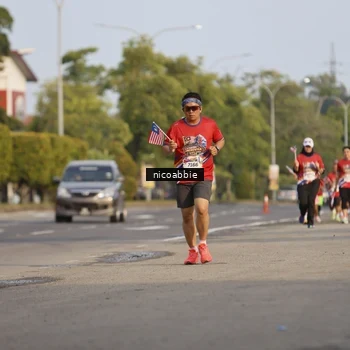 Runner Photo 6031842