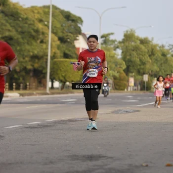 Runner Photo 6031845