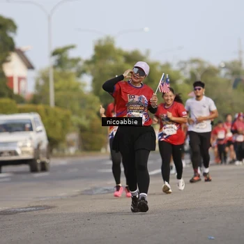 Runner Photo 6032032