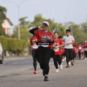 Runner Photo 6032040