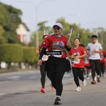 Runner Photo 6032049