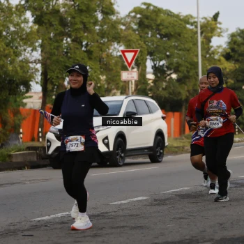Runner Photo 6032058