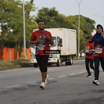 Runner Photo 6032067