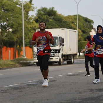 Runner Photo 6032068