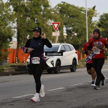 Runner Photo 6032069