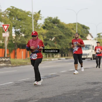 Runner Photo 6032071