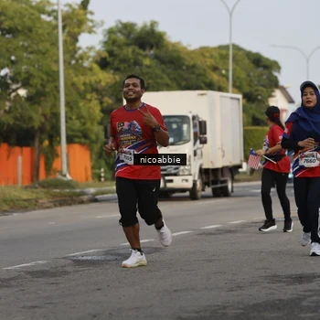 Runner Photo 6032081