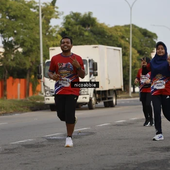 Runner Photo 6032082