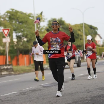 Runner Photo 6032108