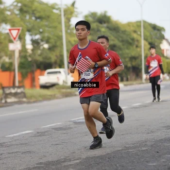 Runner Photo 6032110