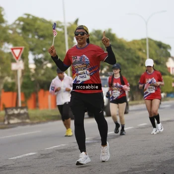 Runner Photo 6032111