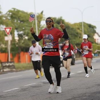 Runner Photo 6032119