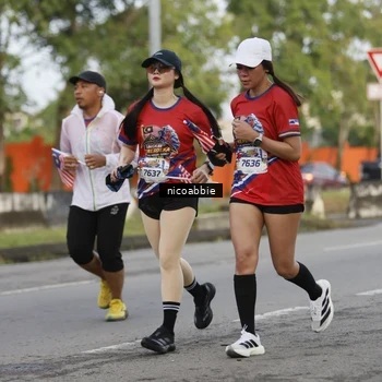 Runner Photo 6032138