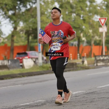 Runner Photo 6032149